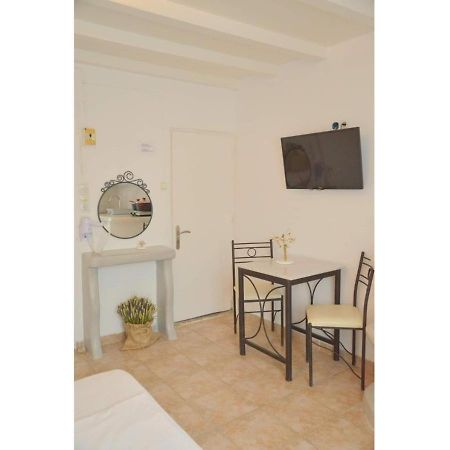 Anemelia Hotel Adamas Kültér fotó