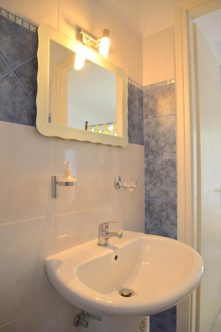Anemelia Hotel Adamas Kültér fotó